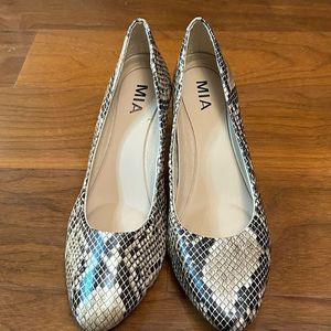 Mia snake print heels in size 8